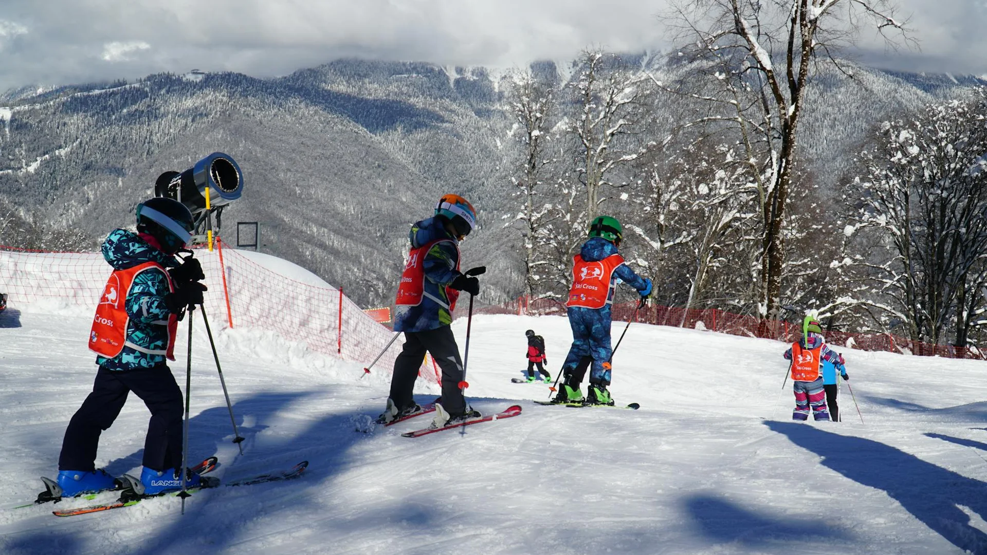 Moniteur ski enseignant cours débutant adulte montagne