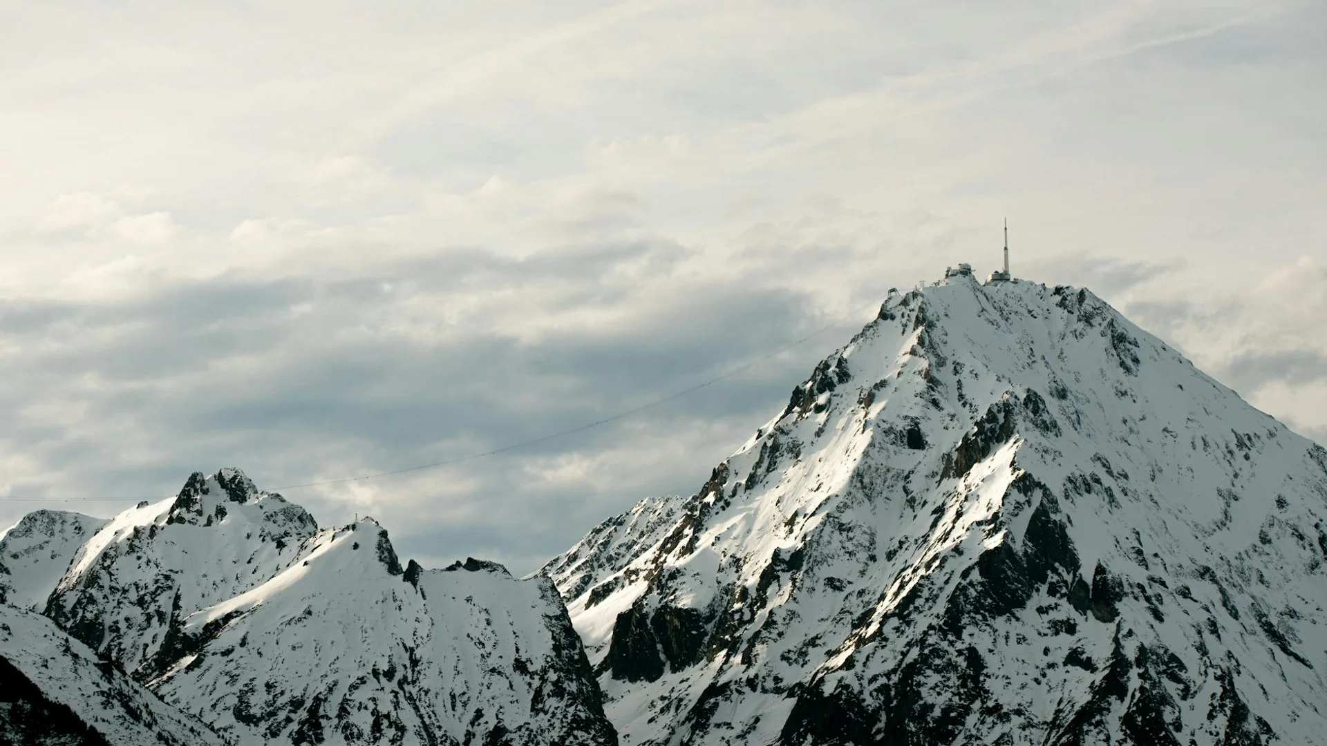 Grand Tourmalet station de ski Pyrénées - Vue sur le Pic du Midi